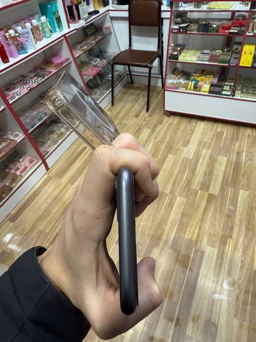 IPHONE 11 3mln + org zaryadchik full complekt