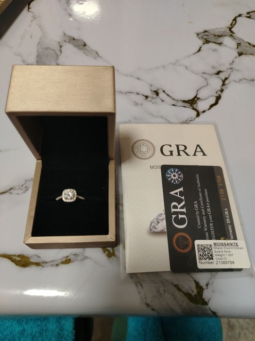 Продается муассанит бриллиант