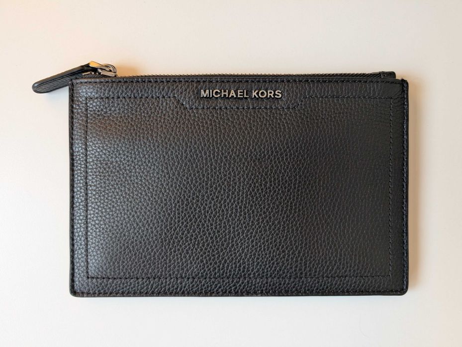Michael Kors комплект чантичка и портмоне: Hudson Pebbled Leather and Signature Logo Pouch Set