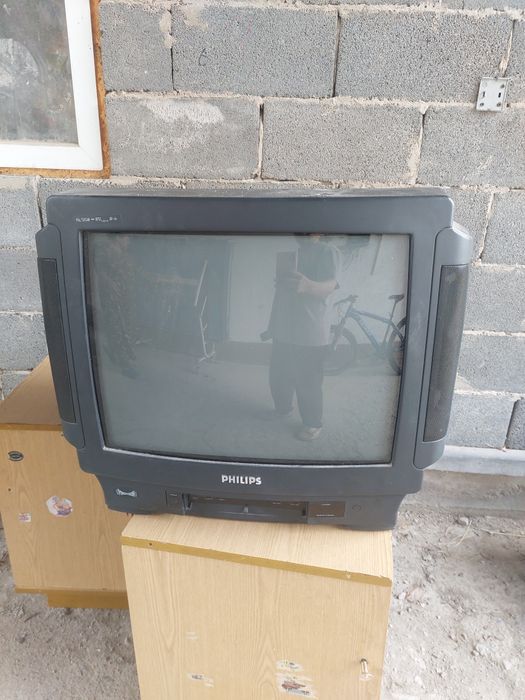 Телевизоры рабочие 2 штуки