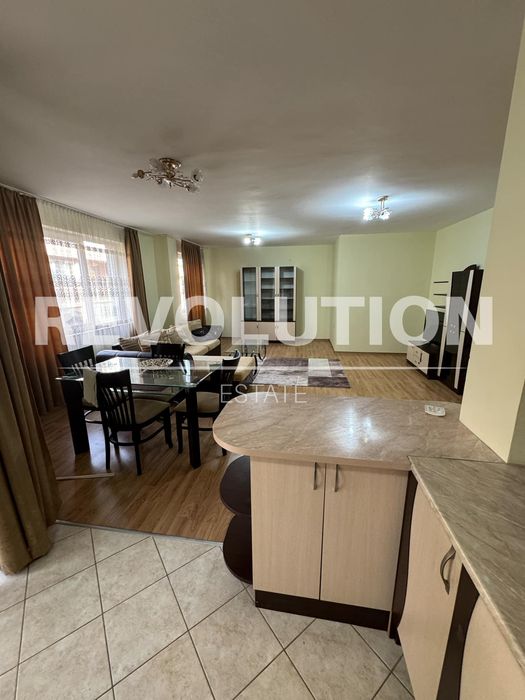 Дава се под наем Тристаен апартамент в Пловдив, Младежки Хълм - 100 кв.м за 500 € - Снимка #1