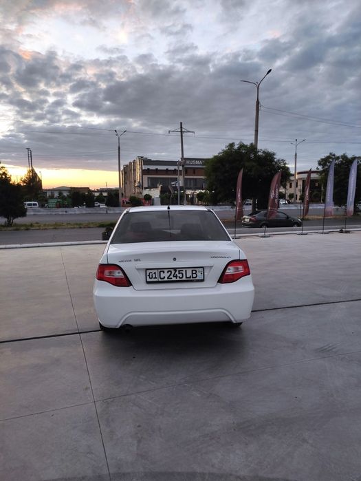 Nexia 2 sotiladi 1.6