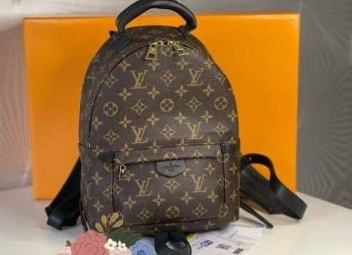 Rucsac dama super model, dimensiune medie, saculet, etichetă incluse