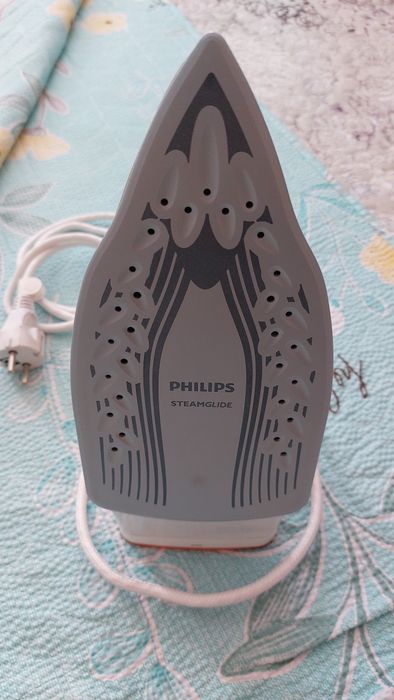 Продаётся Утюг PHILIPS.