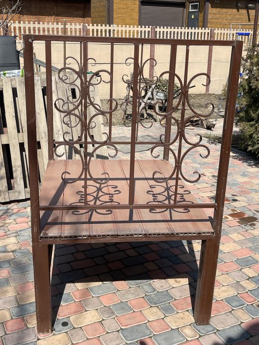 Крыльцо металлическое с площадкой