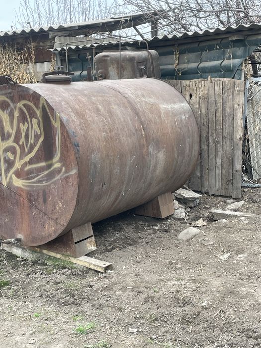 Продам бочку 3 тонны