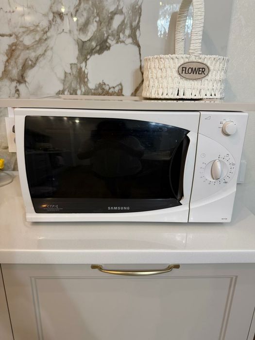 Продам микроволновку Samsung