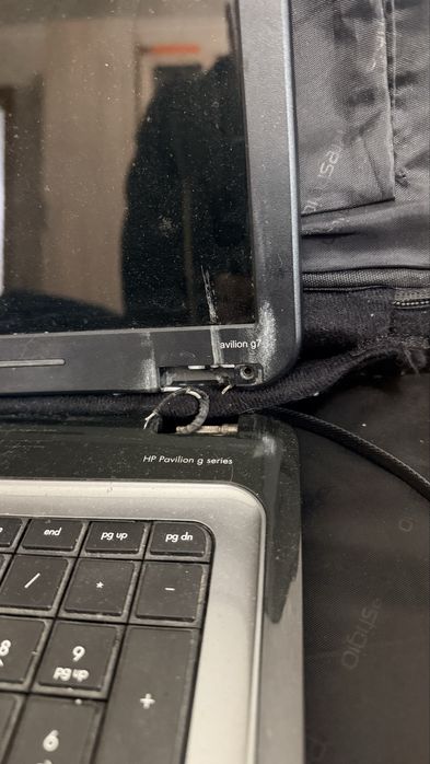 Продам 2 ноутбука HP Pavilion G7 с сумками.