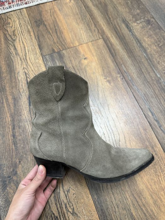 Продам замшевую обвуь