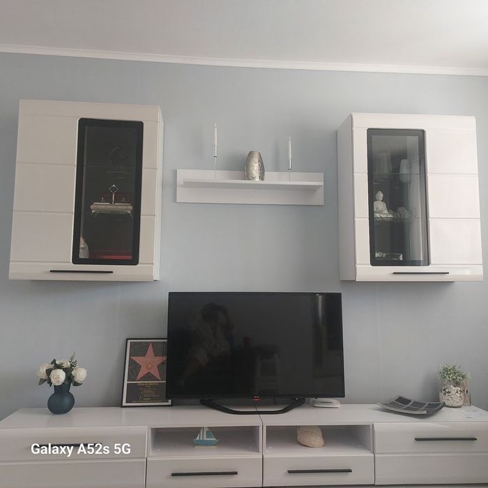 Mobila living alb lucios