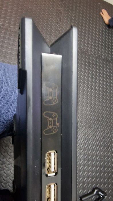 Playstation 4 slim stand. Стойка за PS4 слим + зареждане на контролери