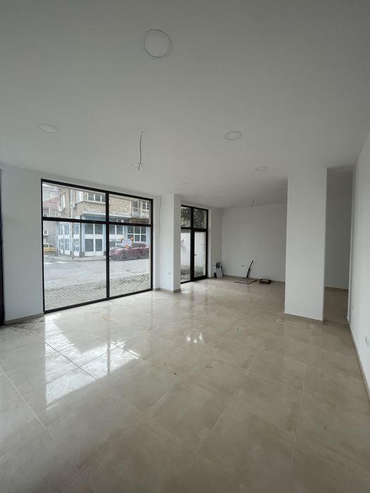 Дава се под наем Магазин в Казанлък - 75 кв.м за 388.62 € - Снимка #7