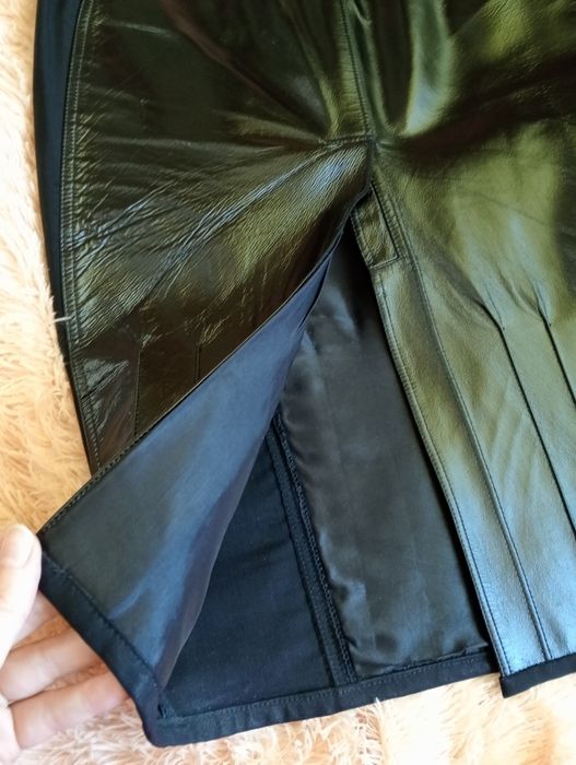 Юбка черная карандаш .