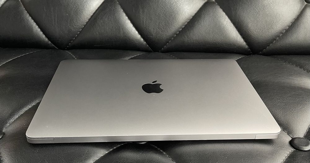 Apple MacBook Air M1 2020 года в идеальном состояние