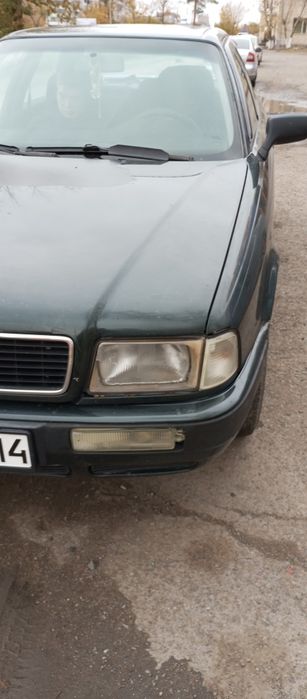 Автомобиль ауди 80 б4