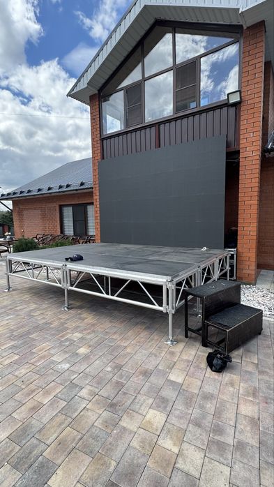 Подиум Сцена Сахна