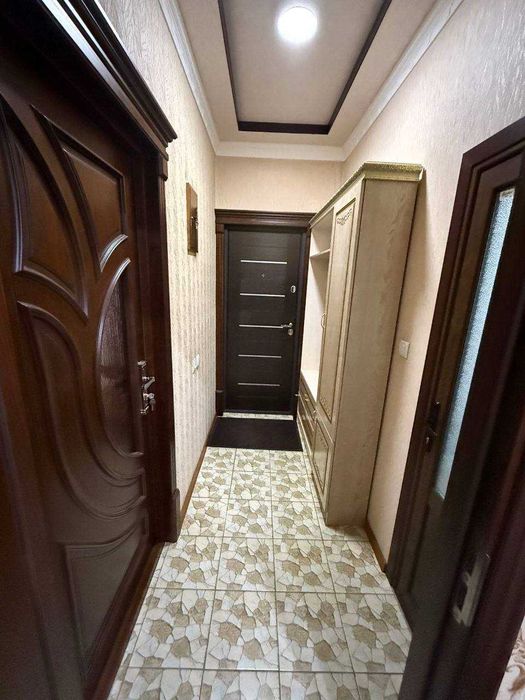 Чиланзар Продается квартира 8 квартал 3/2/4 Кирпичный дом