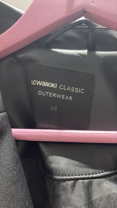 Палто- 44 размер, черно кожено, LcWaikiki