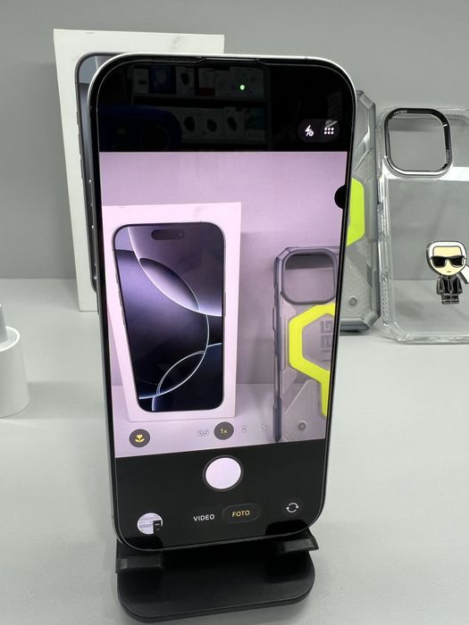 Apple iPhone 16 Pro 256 GB White Titanium full