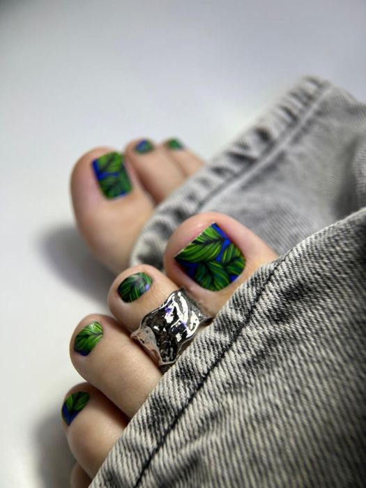 Маникюр, педикюр. Парковая116