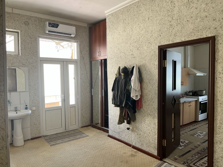 Коттедж Сотилади