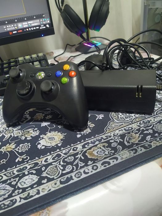 Игровая приставка Xbox 360