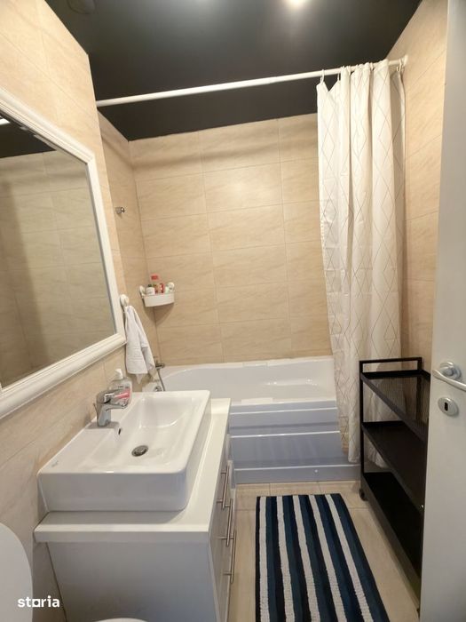 Ap. 2 camere,mobilat,bucatarie separata,balcon, parcare, în Cosmopolis