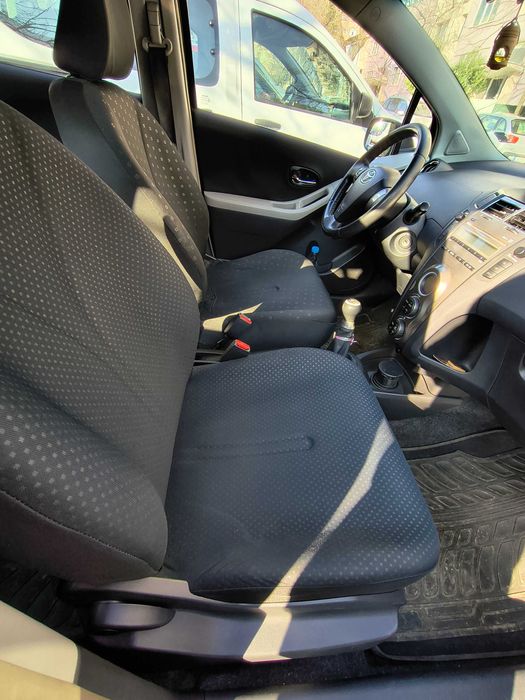 Тойота Ярис Газ- Бензин