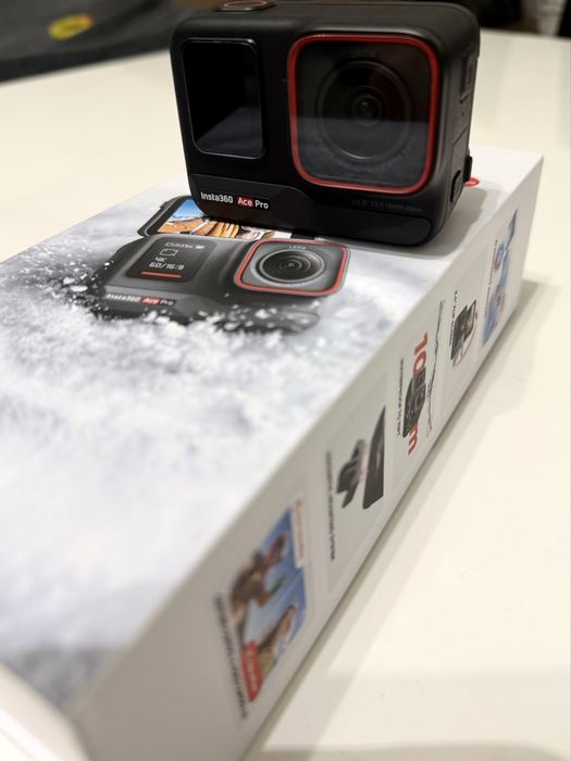 Camera Insta360 Ace Pro 4K, garantie