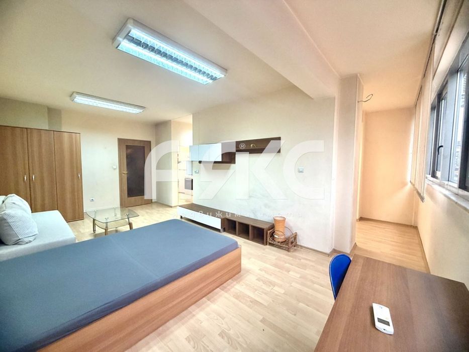 Дава се под наем Едностаен апартамент в София, Център - 43 кв.м за 498.27 € - Снимка #2