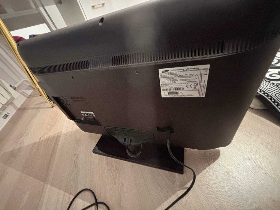 Телевизор Samsung LED - НЕ СМАРТ ТВ