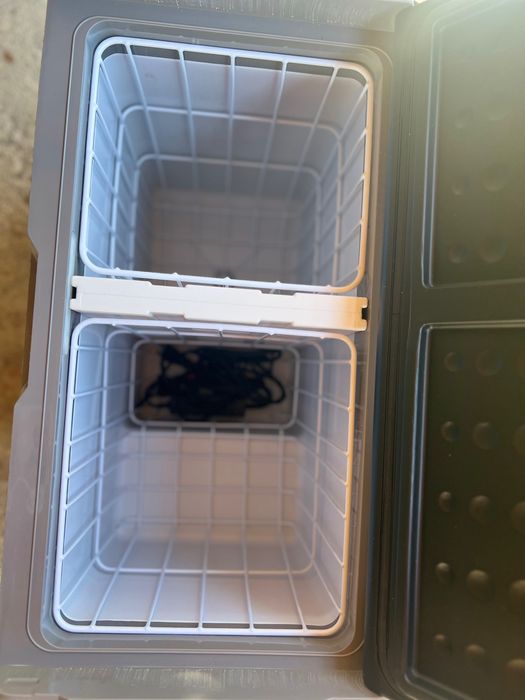 VEVOR 36L Преносим автомобилен хладилник с фризер