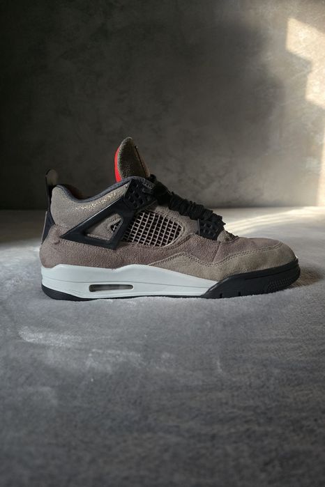 Air Jordan 4 Taupe Haze