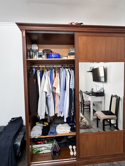 Шкаф с двумя тумбами