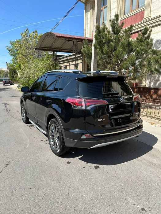 Tayota rav 4 2016