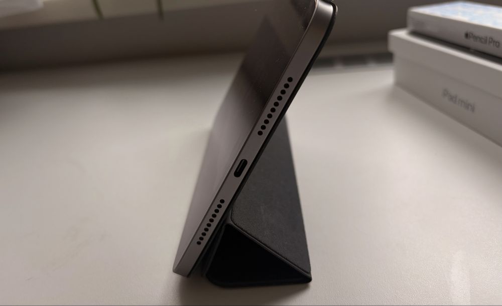 Ipad mini 7 wifi 128gb space gray ca nou + husă Smartfolio