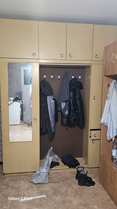 Продам большую прихожую