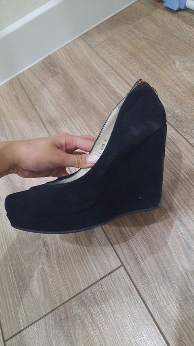 Продам туфли-платформа 35-36 размер