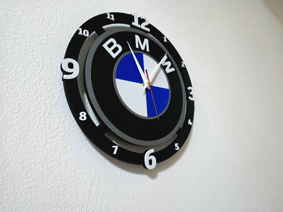 Стенен часовник на bmw