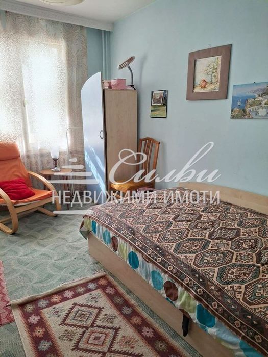 Тристаен ТУХЛЕН апартамент на предпочитан ТРЕТИ ЕТАЖ – кв. Център