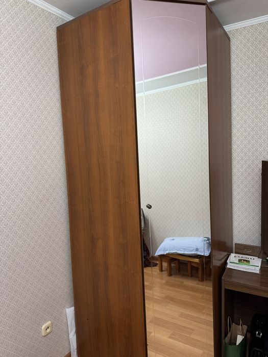 Продается плательный шкаф