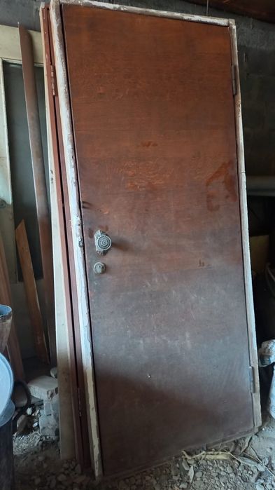 Продается двери и окна бу