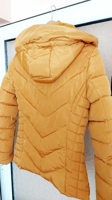 Зимно дамско яке с качулка с пух, размер М