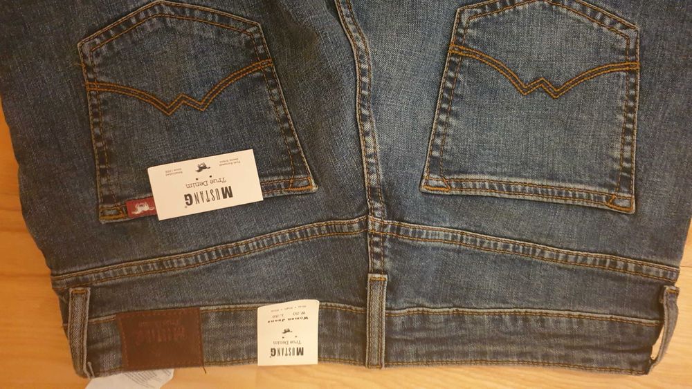 Нови Мустанг Дамски дънки + панталон Tommy Hilfiger