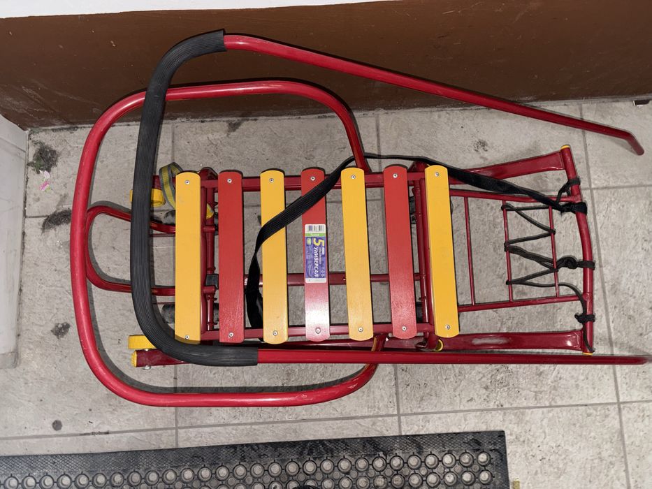 Санки в красные