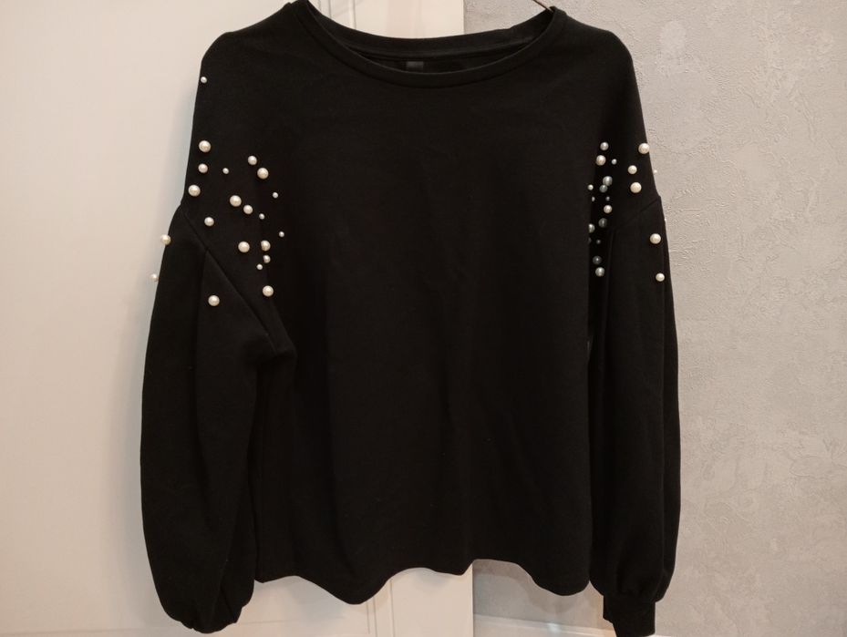 Свитшот с бусинками