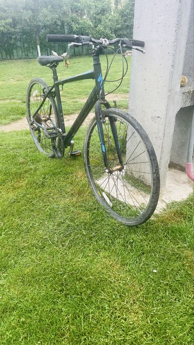 Bicicleta adusa din anglia sirrus carbon