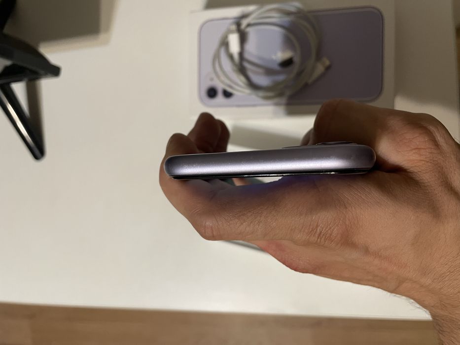Iphone 11 в отличном состояние