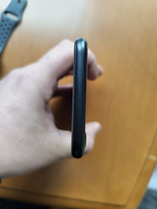 Iphone SE 2020 година