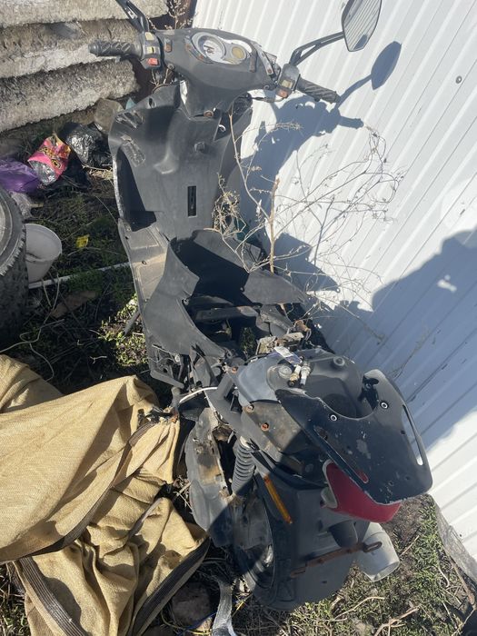 Продам скутер разобранный